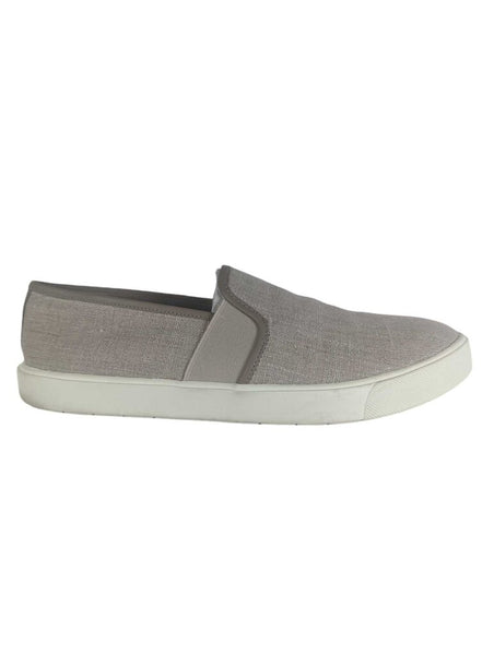 R slip on sneaker