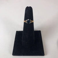 R 18k stone ring