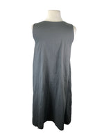 R Sleeveless maxi dress w/ on seam pockets