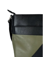 R Pebble leather 2-tone crossbody