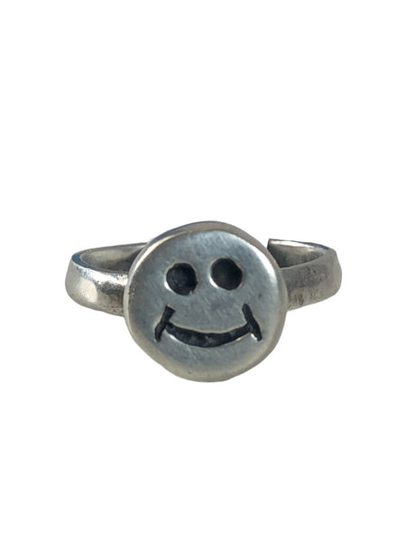 R SS Smiley Face Ring